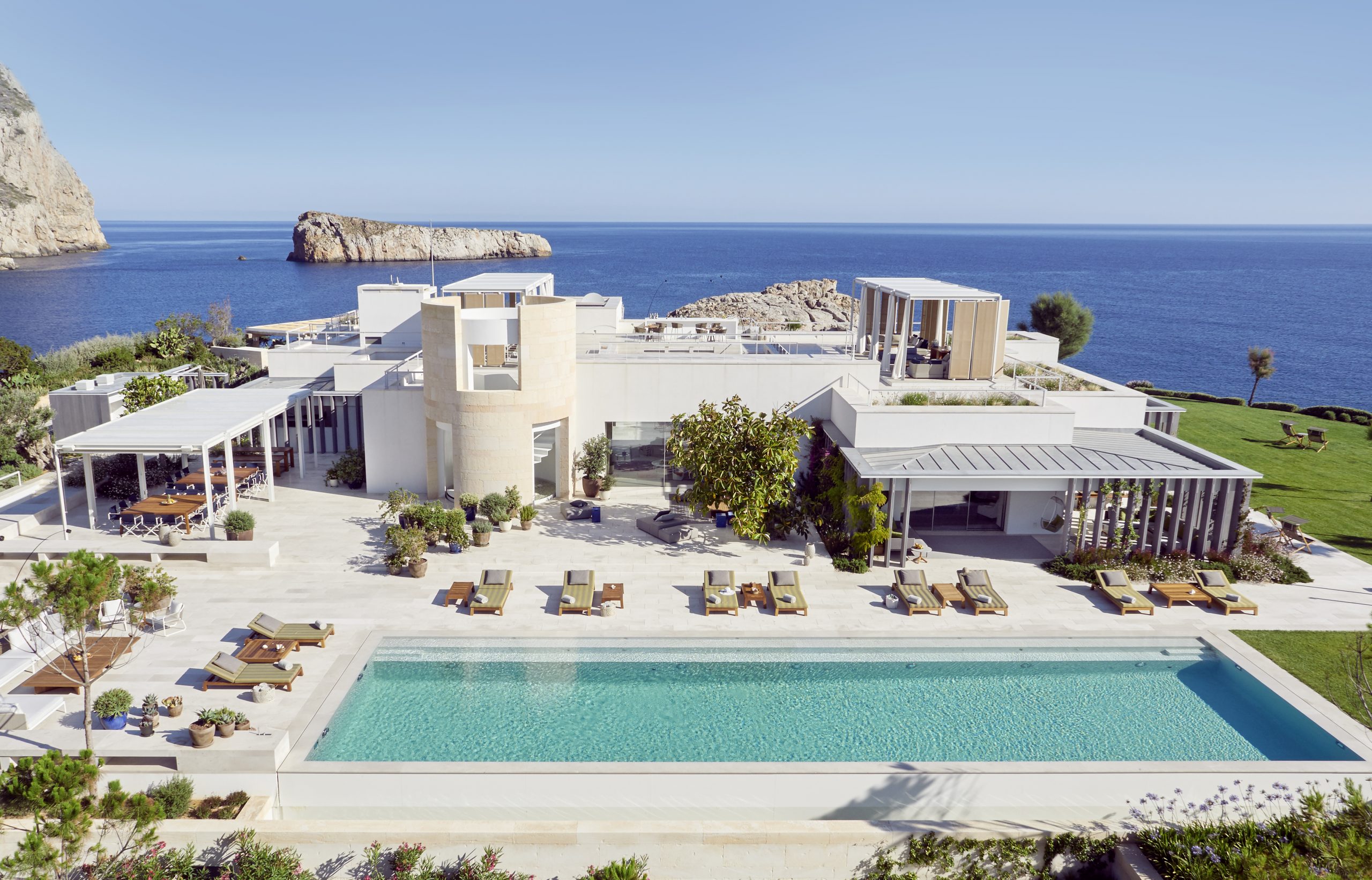 Lush Experiences Announces Representation of Isla Sa Ferradura, Ibiza
