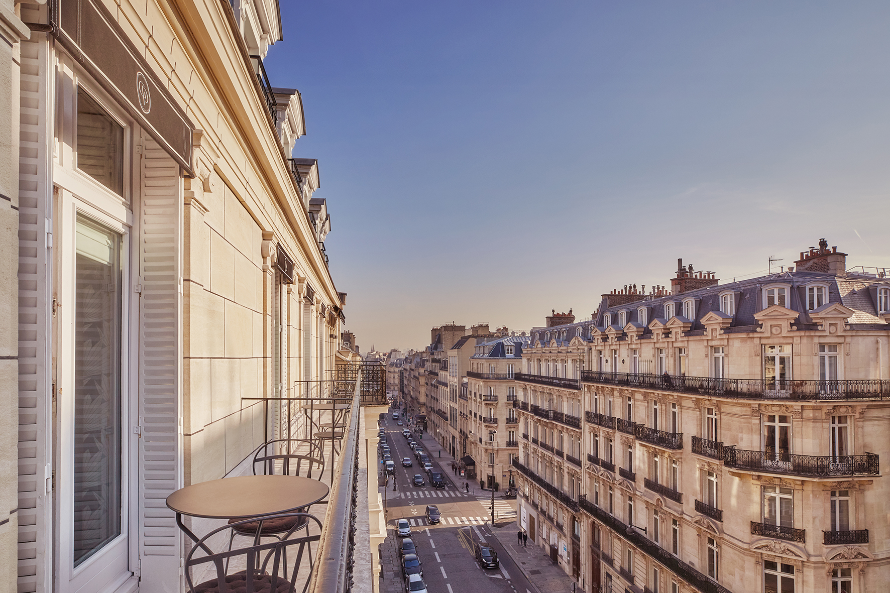 We are excited to welcome Hotel Grand Powers and Grand Hotel du Palais Royal!
